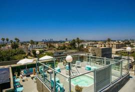 $ 2,700, north Hollywood 3 bedroom apartment unit-good credit
