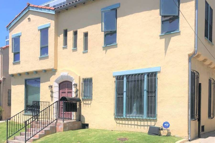 $ 4,174, 2 Bedroom Ground Floor Apartment w/ Courtyard View!