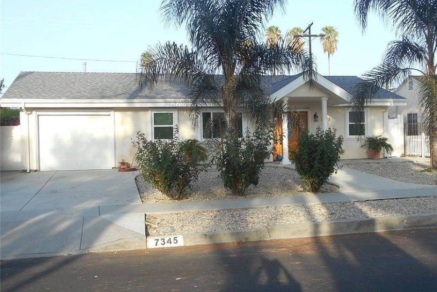 $ 5,495, Perfect sunsets every day, oceanfront condo in Santa Monica
