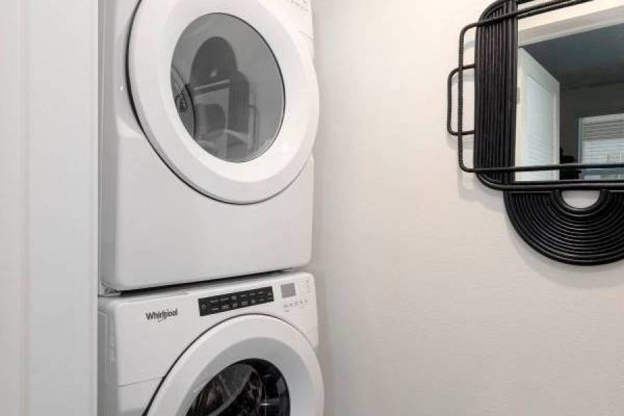 $ 1,250, The ADU back-house is located in the heart of Granada Hills
