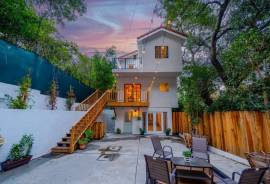 $ 1,549,500, REMODELED HOME IN HOLLYWOOD HILLS! WITH ADDITIONAL UNIT