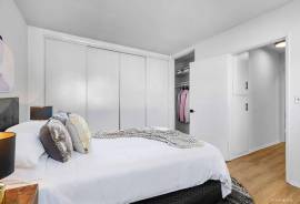 $ 2,445, 1 Bedroom in Beverly Hills Adjacent - Ceiling Fan - A/C - Large Closet