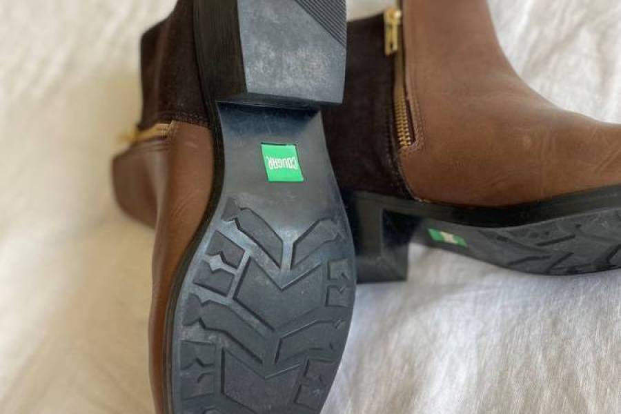 (NEW) Cougar Waterproof Tall Wedge Boots - Size 9