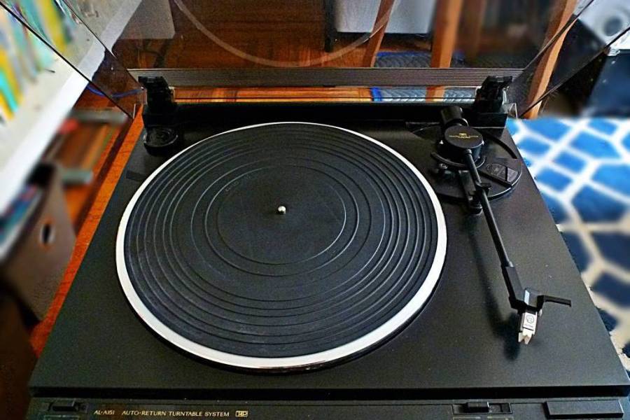 Vintage JVC AL-A151 Turntable