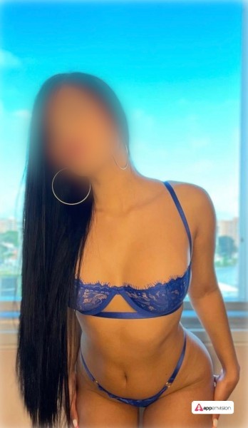 Latina Caliente con un Cuerpo de Modelo??, 1698 w Diego Rd, Naperville IL, 60563