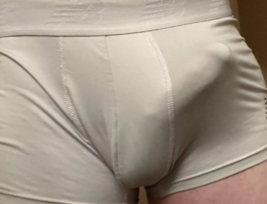 I'M HERE FOR ALL THE SEXUALLY NEGLECTED WOMEN , 32772