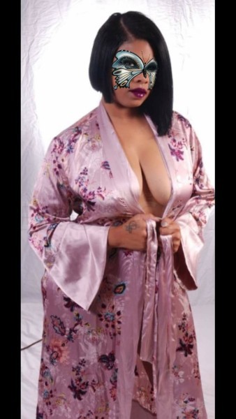 Ms Cakes available for outcalls FaceTime available , South side