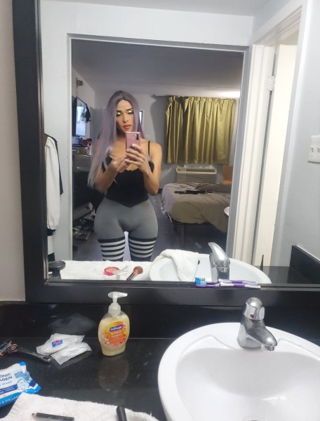 Top and botón transexual New City , 2727 Roosevelt avenue 