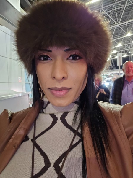 Top and botón transexual New City , 2727 Roosevelt avenue 