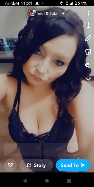 Beautiful brunette seeks generous professional gentleman , East Tucson 