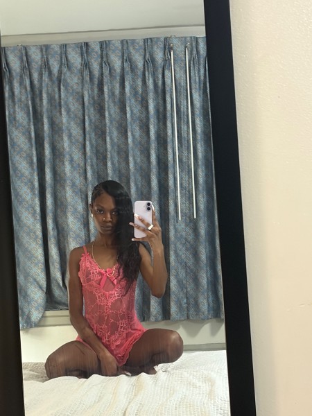 Sexy ebony—— The Queen of things <3 a time with me is a dream cum true!, S. Tacoma Way