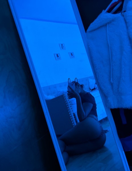 Exotic Wet Pussy, Outcalls