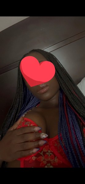 African goddess, Airport 