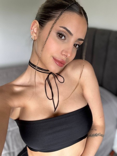 20YO ♡ Colombian ♡, Lime avenue, 1926 , first floor, apartment 3