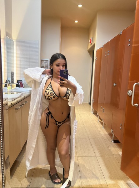 9Im a mature girl, I love squirting i wanna fulfill your wildest sexual fantasies Ill satisfy you with my full service.Text me now, Houston texas 