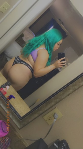 Sexy Yella babe available for outcalls/Incalls , Westchase 