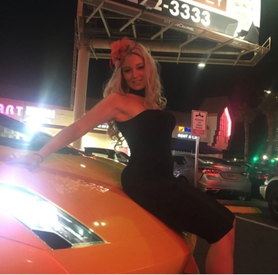 Blonde Bombshell Brooke Bliss, 89123