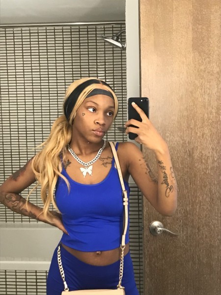  “Looking for a  sexy slim Carmel Nympho”, Apartment residents! Available for CARPLAY 