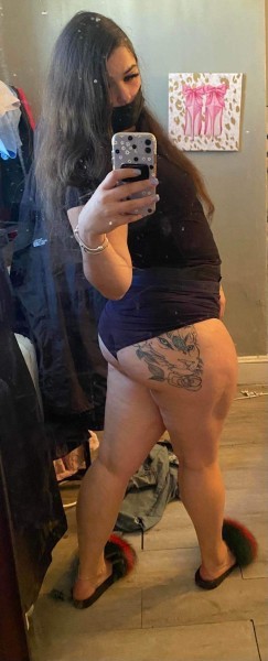 Thick tatted white girl , Philly