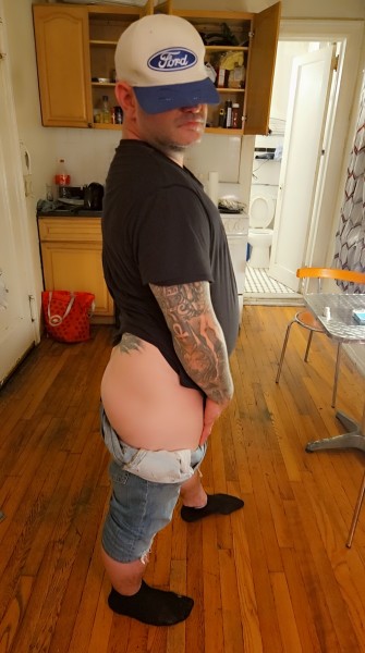 Cameron str8 gay curious virgin 35 white Italian american , East side lower 50's Cameron str8 gay curious virgin 35 white Italian american , East side lower 50's