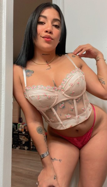 Mi nombre es Valentina éstoy para complacer todas tus fantasias , Plano Pkwy 