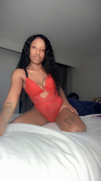 Hey papi new in town I’m what you need let me please you ??, Trimmier