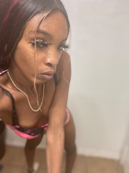 Slut me out I been bad girl Incall available play OKC, Edomon 