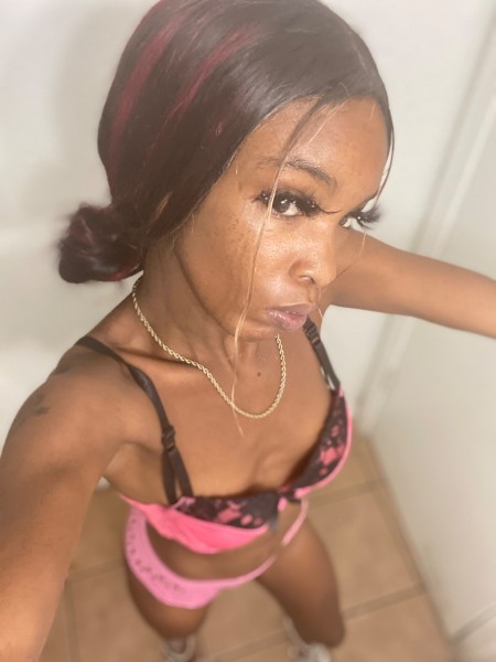 Slut me out I been bad girl Incall available play OKC, Edomon 