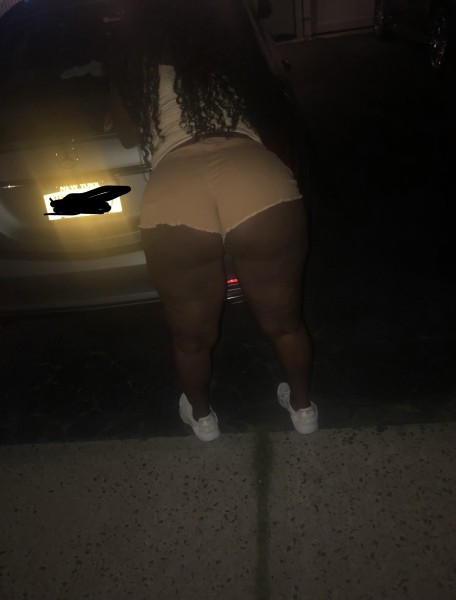 Get away from the kids for the evening! Let me cum all over your dick, Suffolk and Nassau County