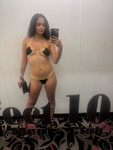 EYECANDY ??? Sexy 5’2 120lbs Puerto Ricana Reina (Genie) ??, Addison 