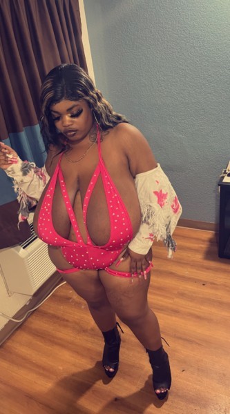 SEXY THICK PORNSTAR, HOSTING IN North Las Vegas OUTCALLS TO The Strip ,Summerlin,