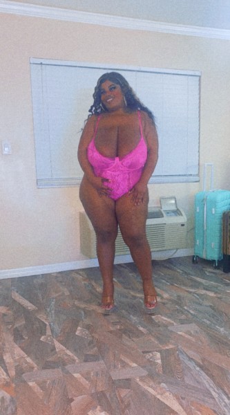 SEXY THICK PORNSTAR, HOSTING IN North Las Vegas OUTCALLS TO The Strip ,Summerlin,