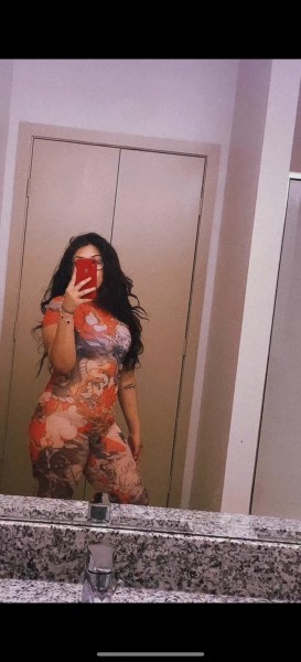 Come have fun w me , Sea world Ingram marbach  Come have fun w me , Sea world Ingram marbach