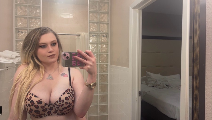 ur new fav petite & sweet blonde hottie Sky Marie, 45 & 1960 near Spring (North side of Houston)