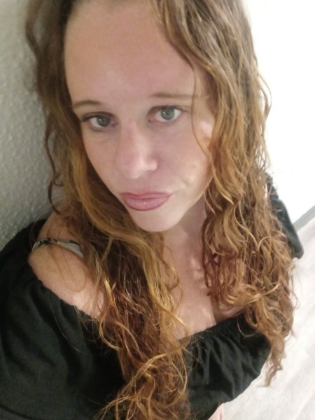 Jenny your Irish Italian bombshell , In call clean private and discreet 