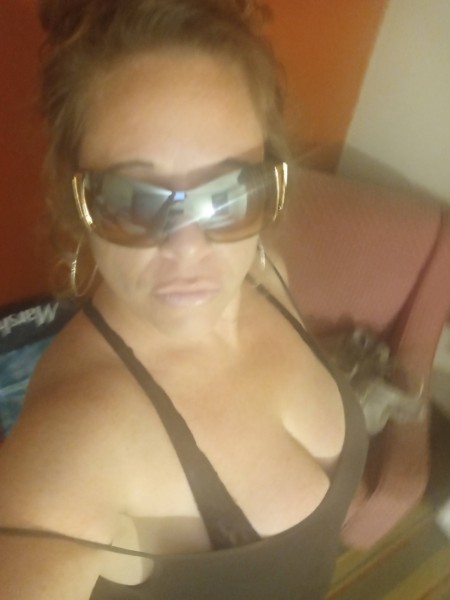 Jenny your Irish Italian bombshell , In call clean private and discreet 