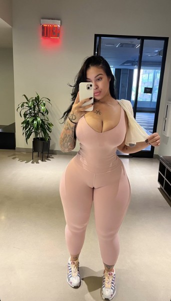  F4M For gentlemen who appreciate the finer things: elite relaxation experience, exclusive content, and personalized sessions. X: Bellareal44 Telegram: gh22350, Los Angeles 