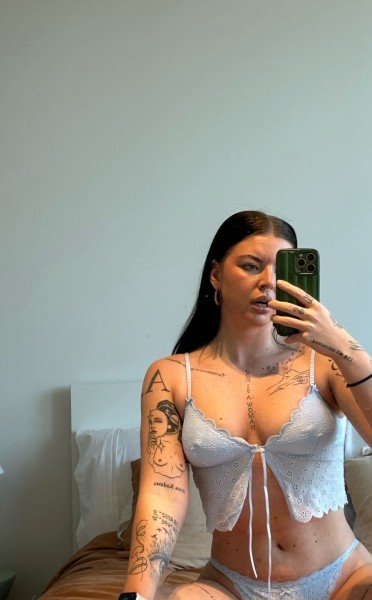 Sexy Spun gal available for Incall outcall let get the vibes, Hotel