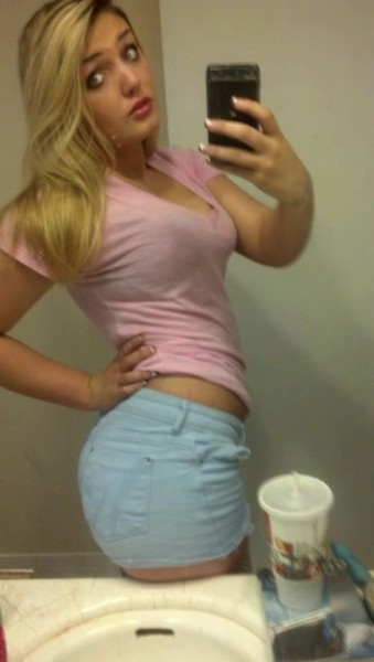 NEW BLOND BOMBSHELL , Hotel