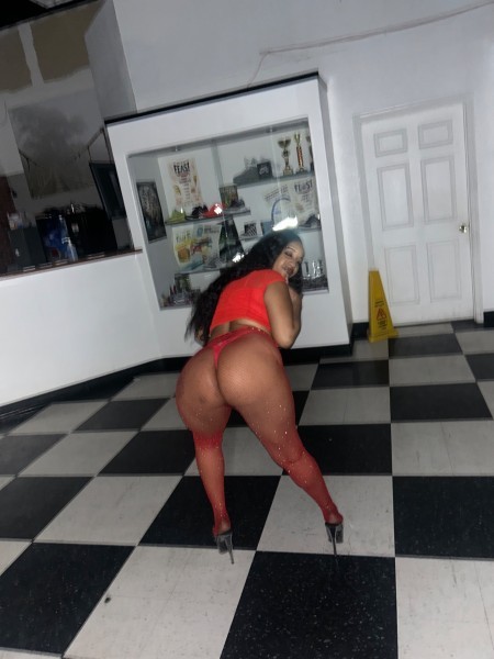 Hi my name is Kimberlyy looking for a good time? Mount Laurel area available now waste no time.???, Mount Laurel