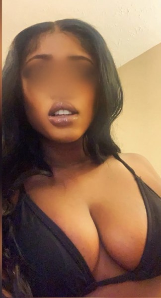 Sensual body rubs and slippery nuru by Nicole , Close by the airport --15 minutes from downtown