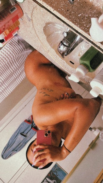 Slim thick baddie, Arlington